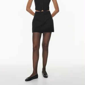 Aritzia Sunday Best Brie black mini skirt. Size 4